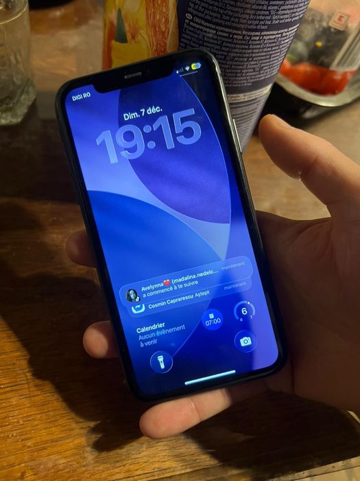 Iphone 11, ios26 black model 64Gb