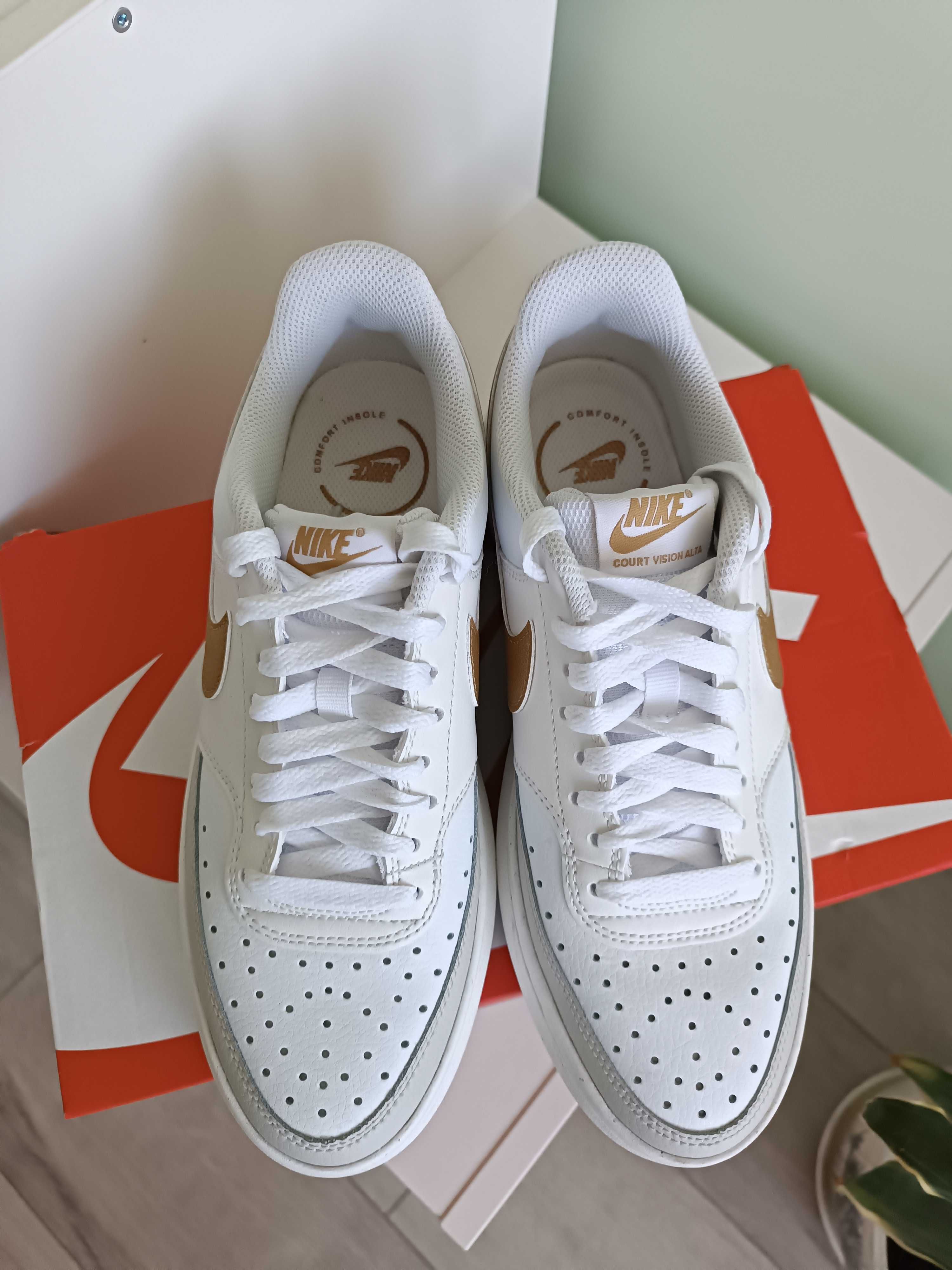 Nike Маратонки Court Vision Alta 40 номер