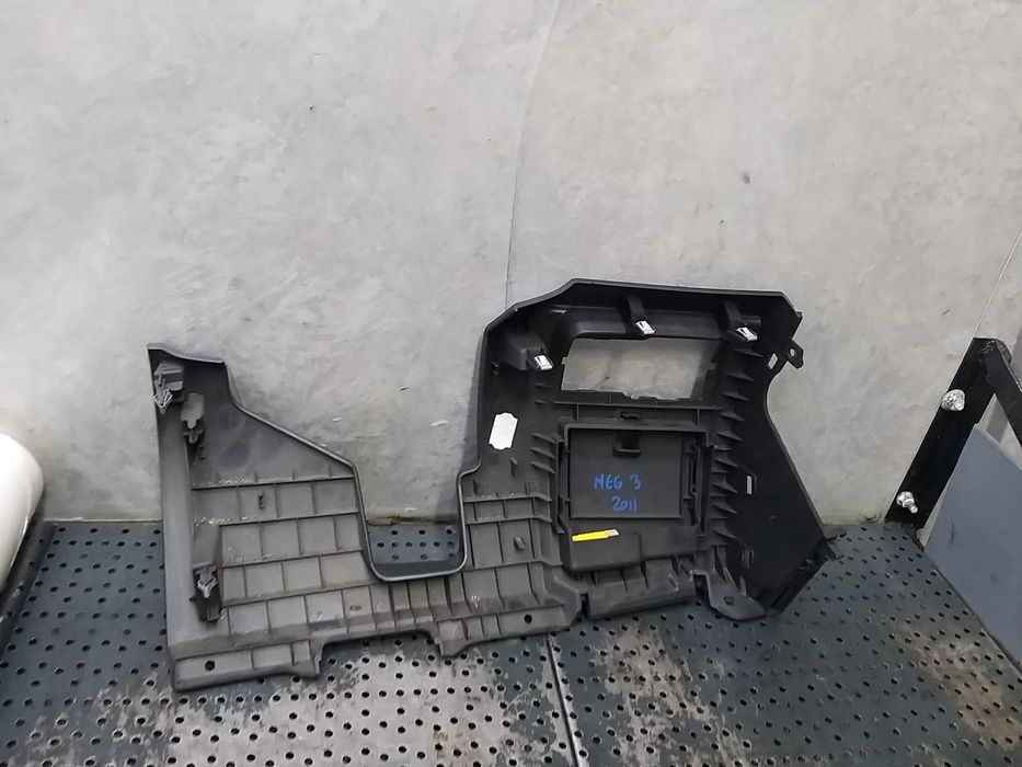 Ornament bord renault megane 3 689210008r