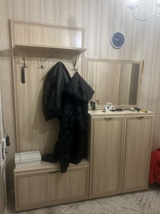 Продам прихожую.