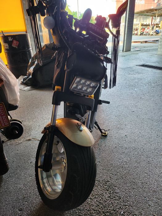 Scuter electric Citycoco c04