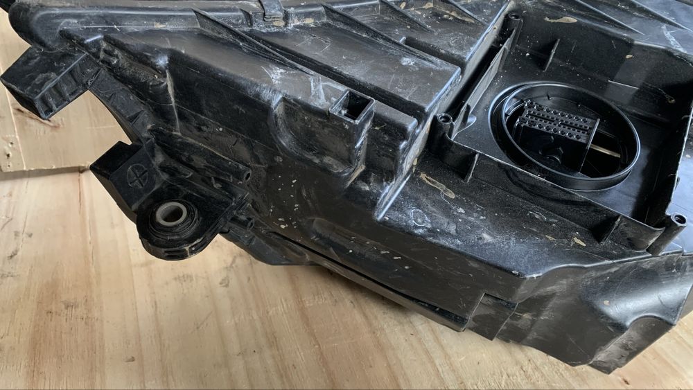 Фар за Skoda Octavia 3