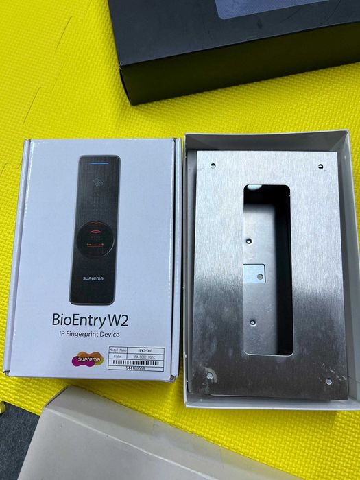 Biometric card reader Bosch Suprema BioEntry W2