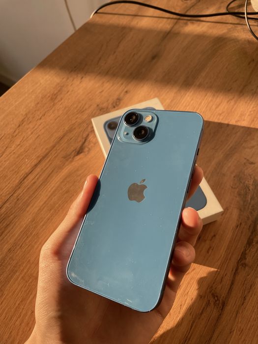 iPhone 13 в отличном состоянии
