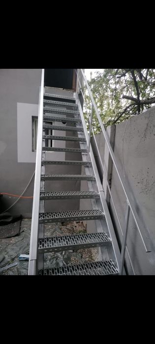 Scară zincată profesionala