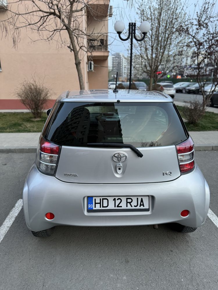 Vand Toyota IQ (volan dreapta) 2012 1.0L