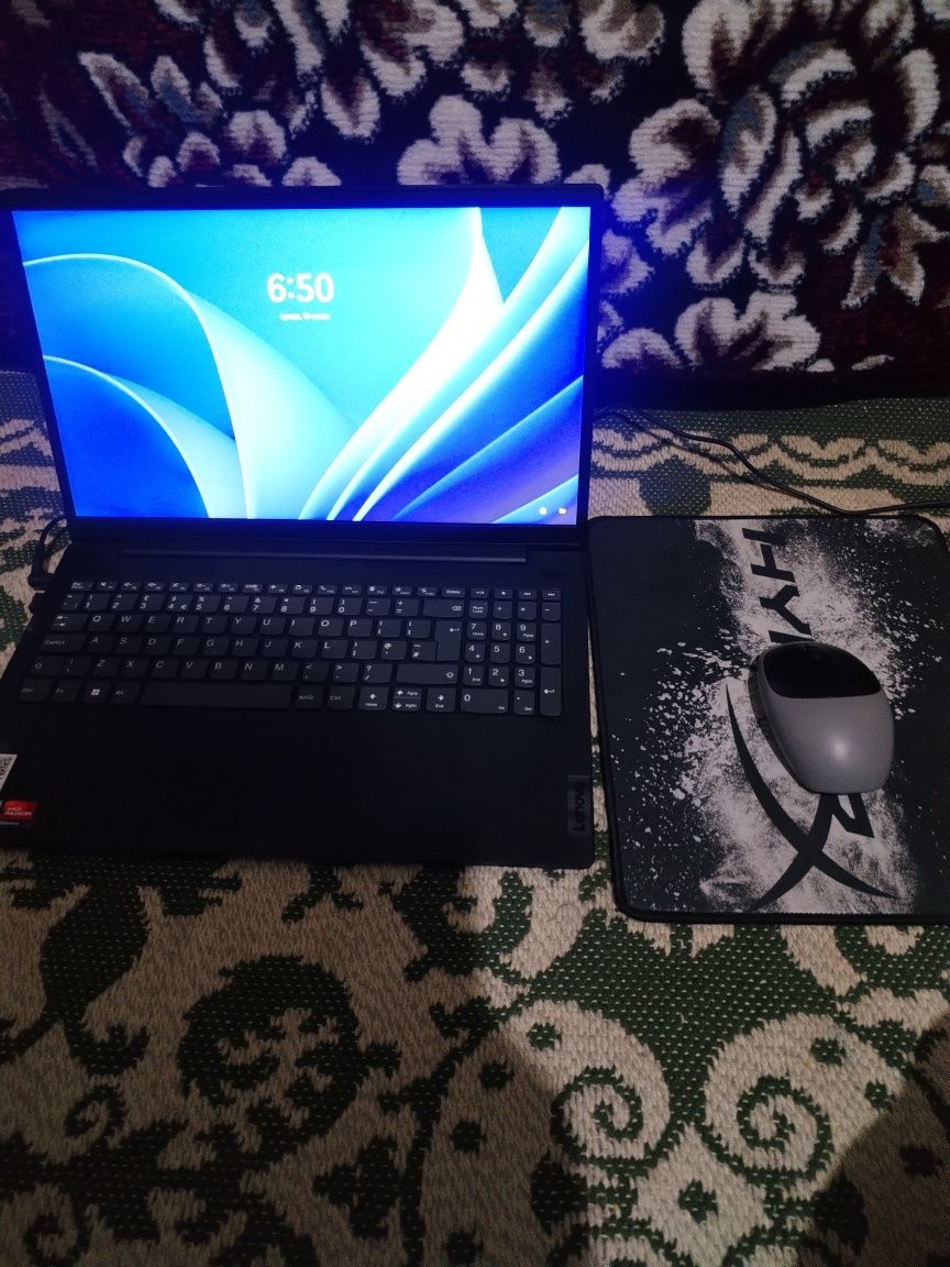 Lenevo Notebook sotiladi olinganiga 8oy boldi yangi xali