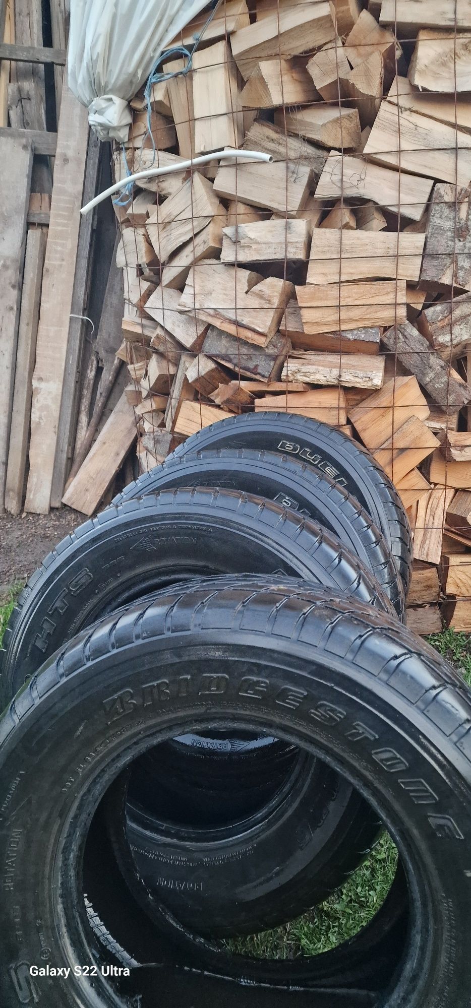 Vând  cauciucuri  Bridgestone  275/60R15