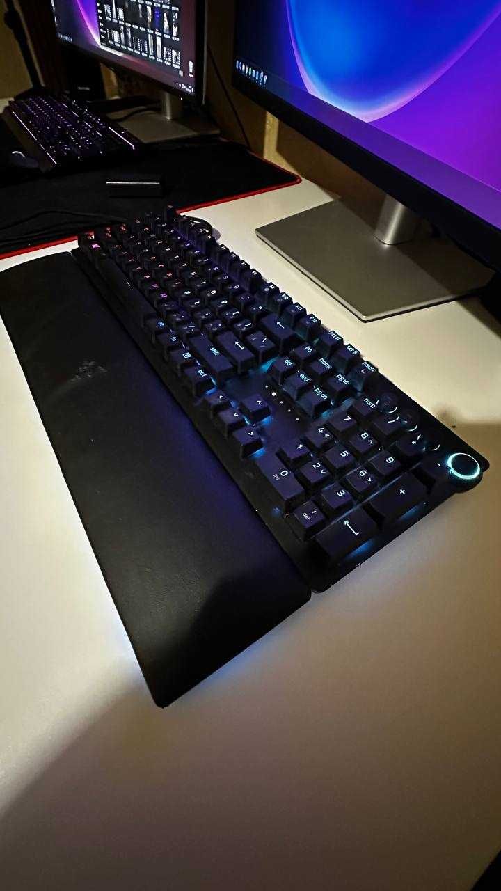 Продаю клавиатуру Razer Huntsman v2