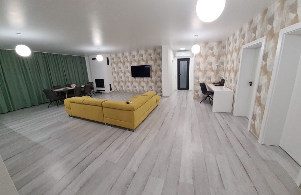 Vand canapea extensibila cu lada depozitare, produs ca nou!