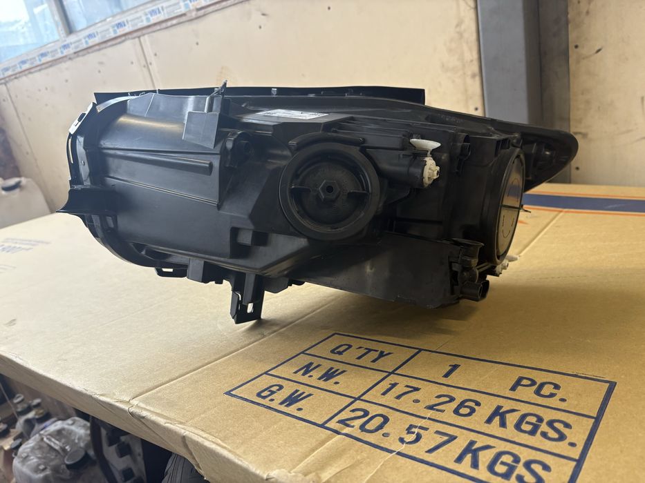 Mercedes Citan 2021 година Десен Фар