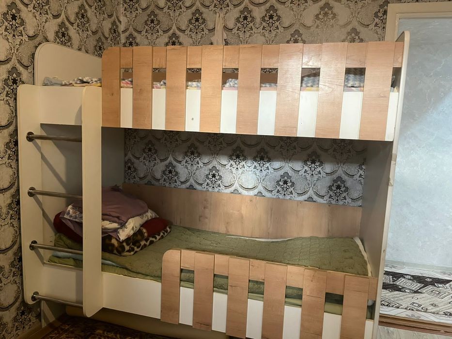 Продам двухъярусную кровать!