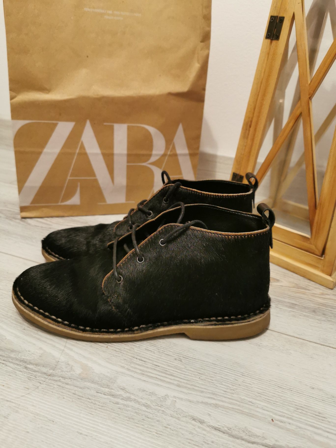 Ghete Zara piele