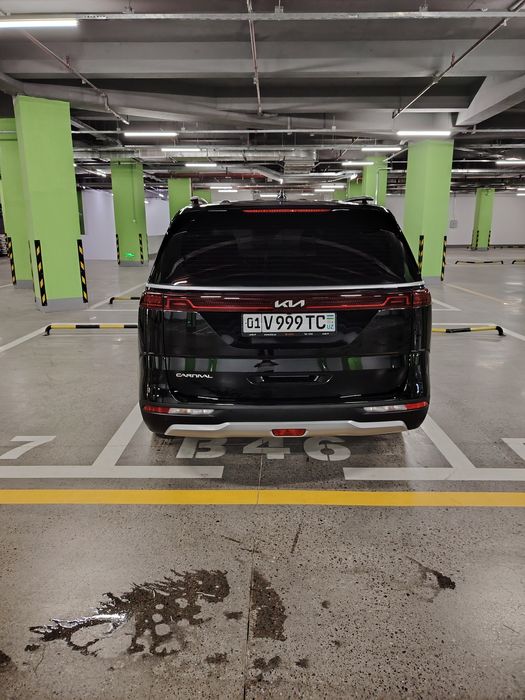 KIA Carnival 2023 y