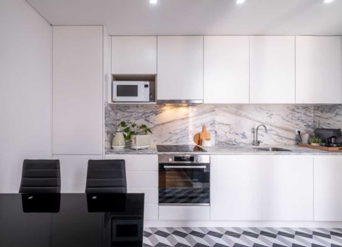 Дава се под наем Тристаен апартамент в Пловдив, Кършияка - 90 кв.м за 408 € - Снимка #3