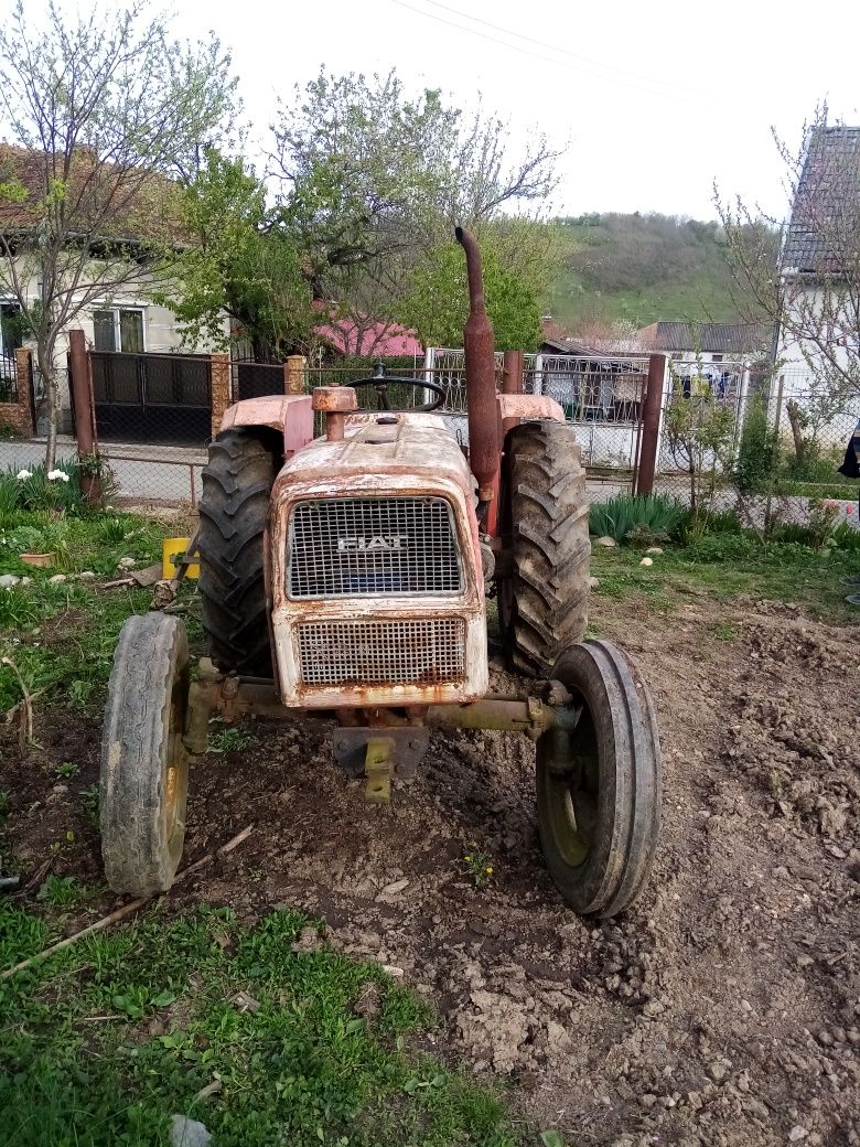 Vând tractor Fiat 415 italian