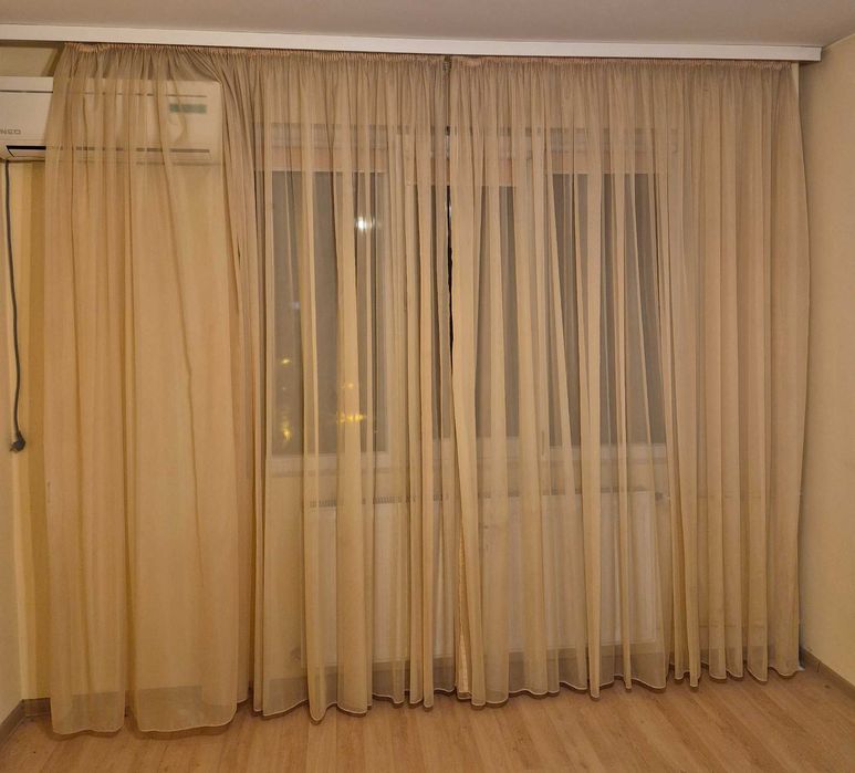 Perdea / draperie de camera.