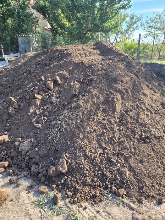 Vând pământ vegetal Tuzla