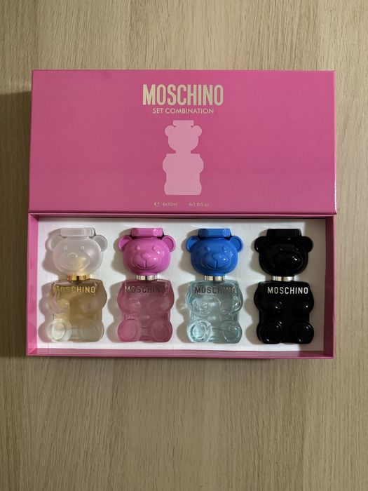 Set de 4 Parfumuri de la Moschino