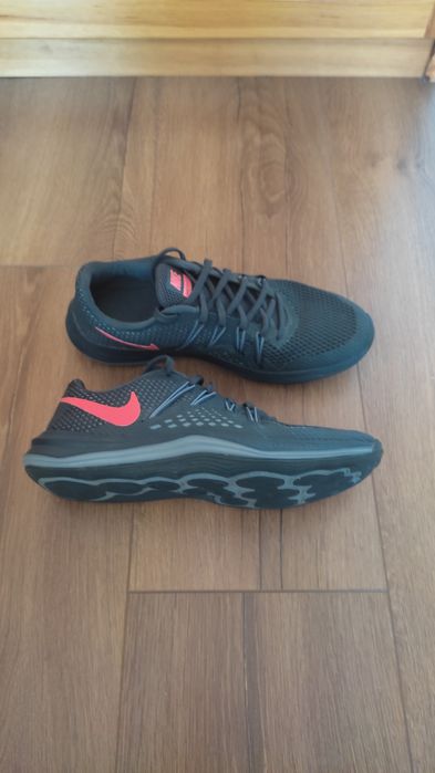 NIKE - Дамски Маратонки