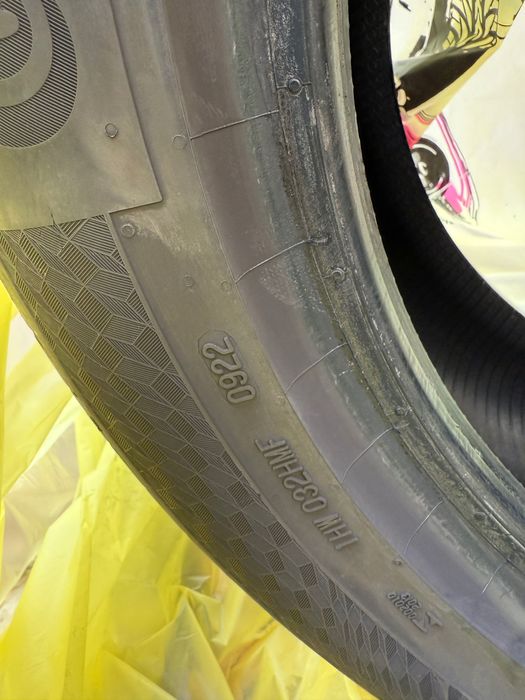 Гуми Continental Ultracontact 215/55/17 94V DOT 2022 4 броя