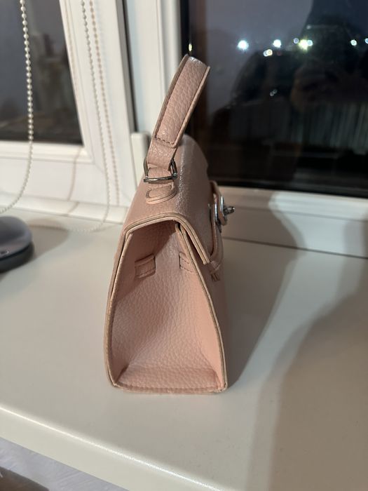 Продаю женскую сумку