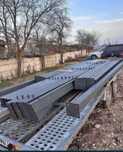 Vand hala pe structura metalica destinata pentru servicie auto,stație