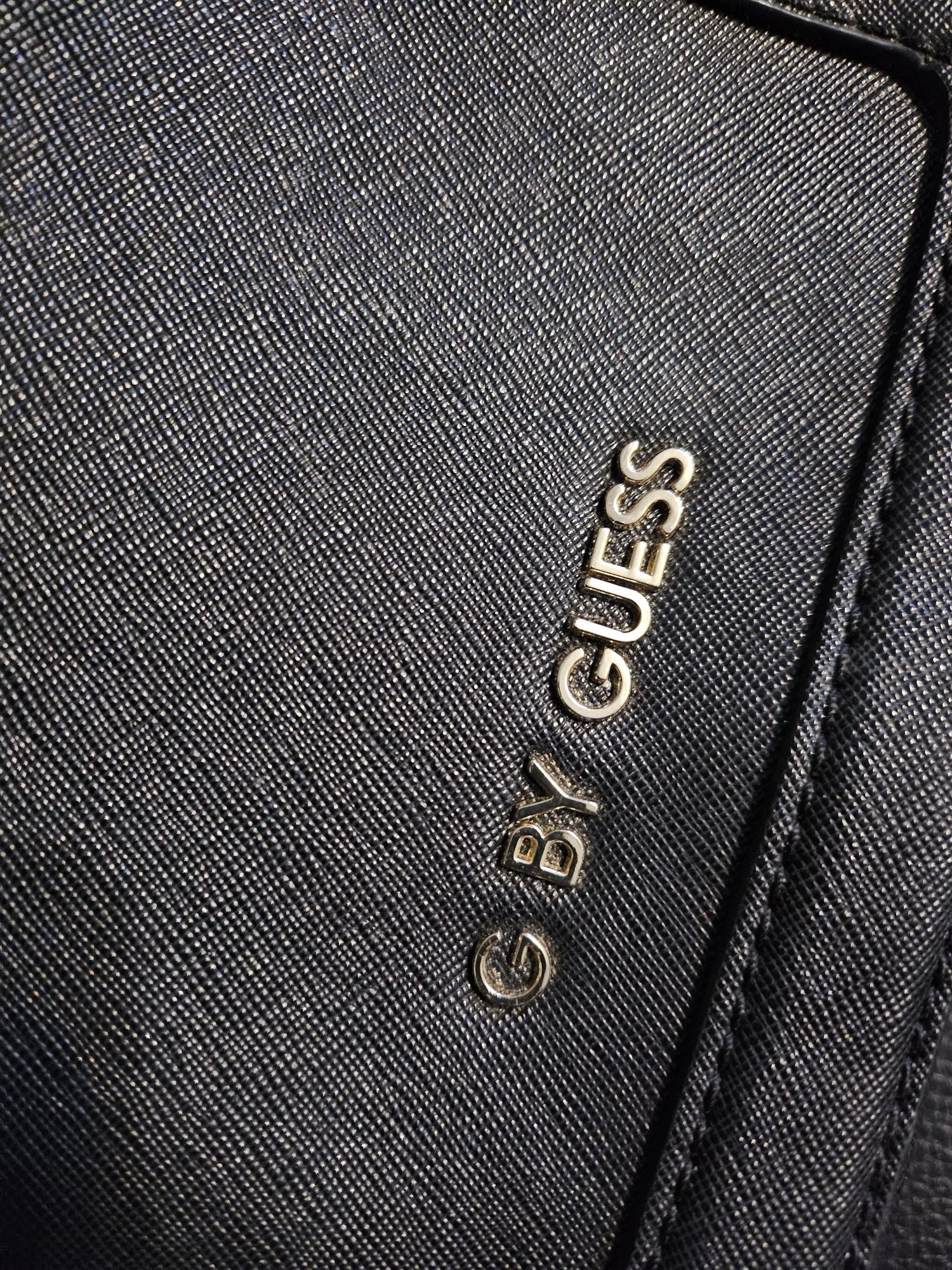 Дамска чанта Guess