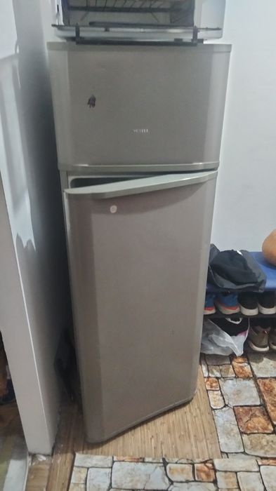 Продам б/у.Не морозит,Можно починить или на запчасти