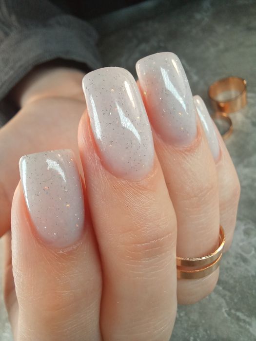 Услуги мастера маникюра  и педикюра