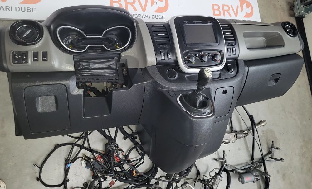 Kit complet de schimbare volan pe stanga model cu AC pentru Renault Tr