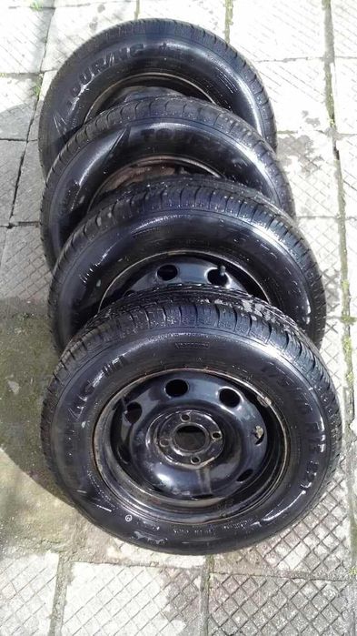 нови гуми със джанти,