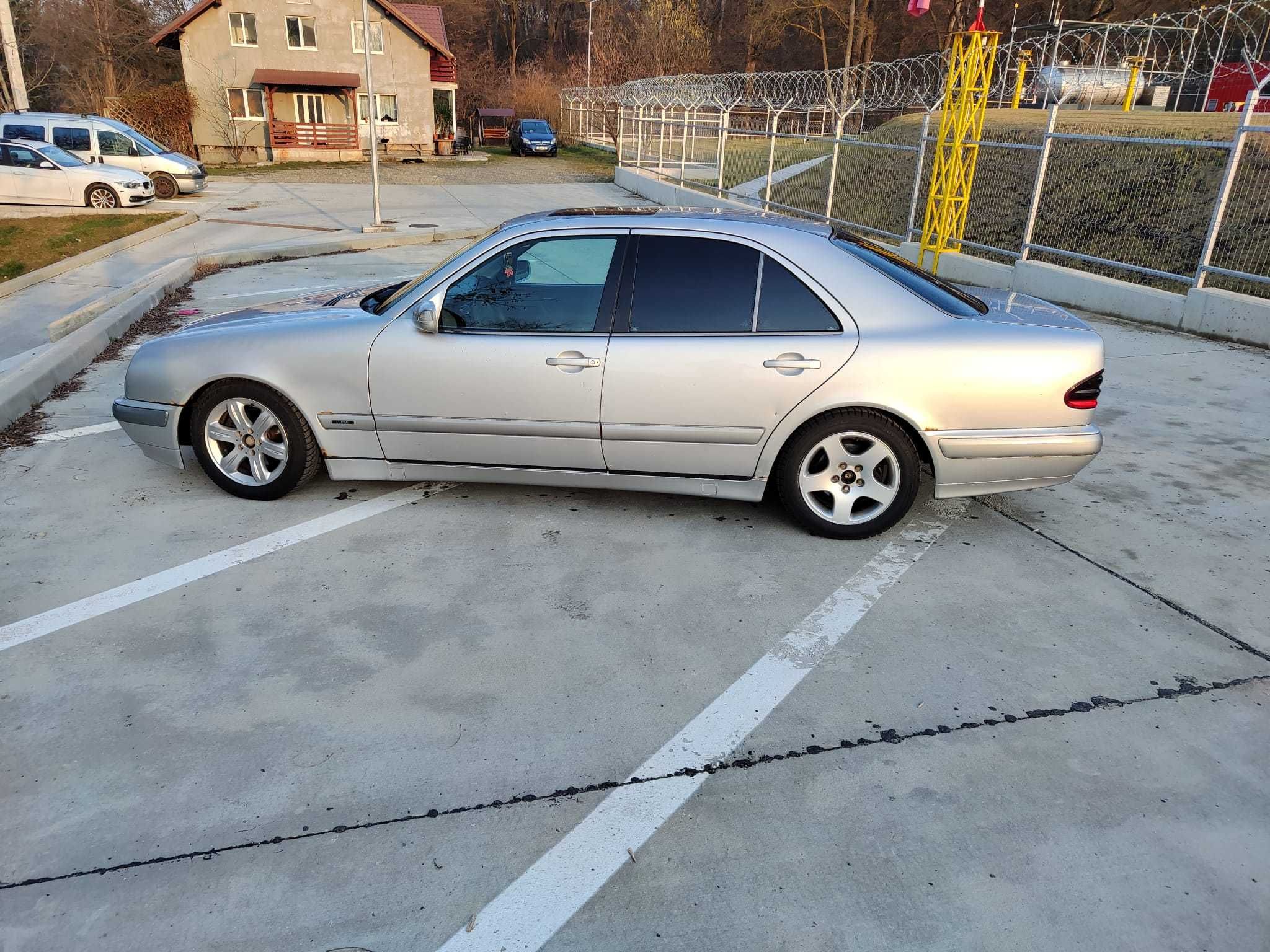 Mercedes e220d /