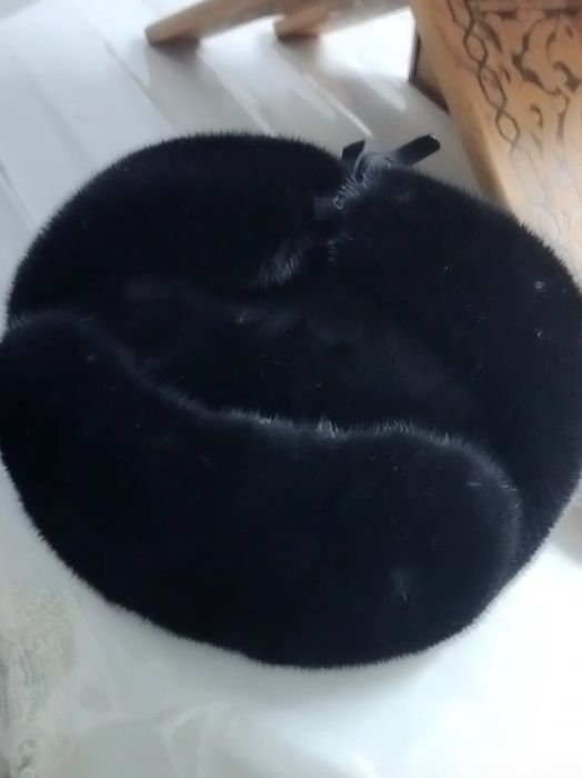 Продам новую мужскую норковую шапку цвет черный бриллиант