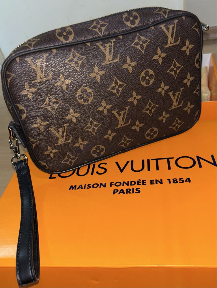 Унисекс чанта клъч Louis Vuitton