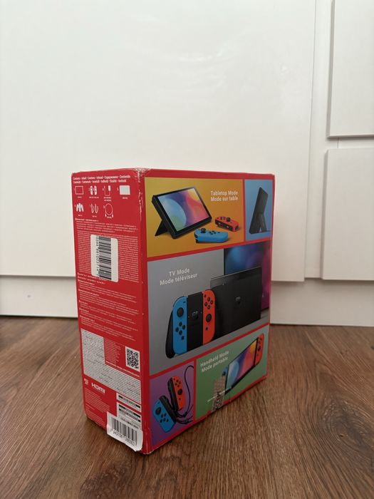 Продавам Nintendo switch oled в отлично състояние