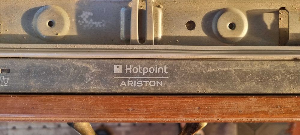 Продам посудомоечную машину Hotpoint-Ariston LFT216A на запчасти