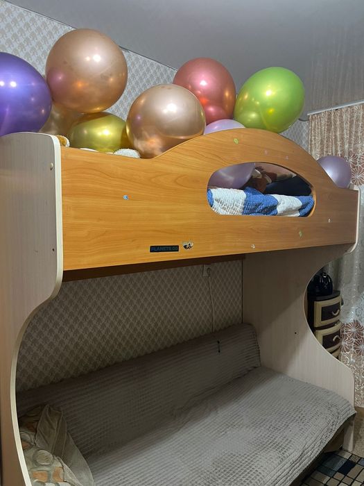 Кровать двухъярусная