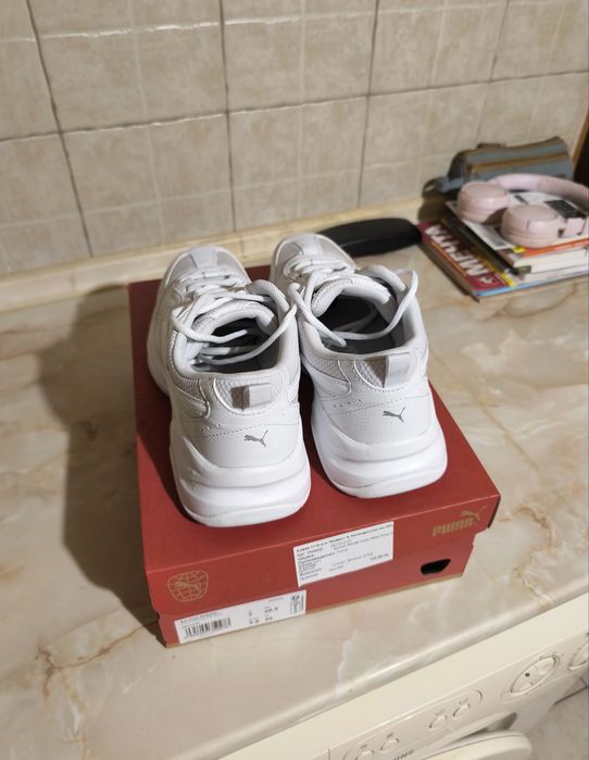 Маратонки Puma бели