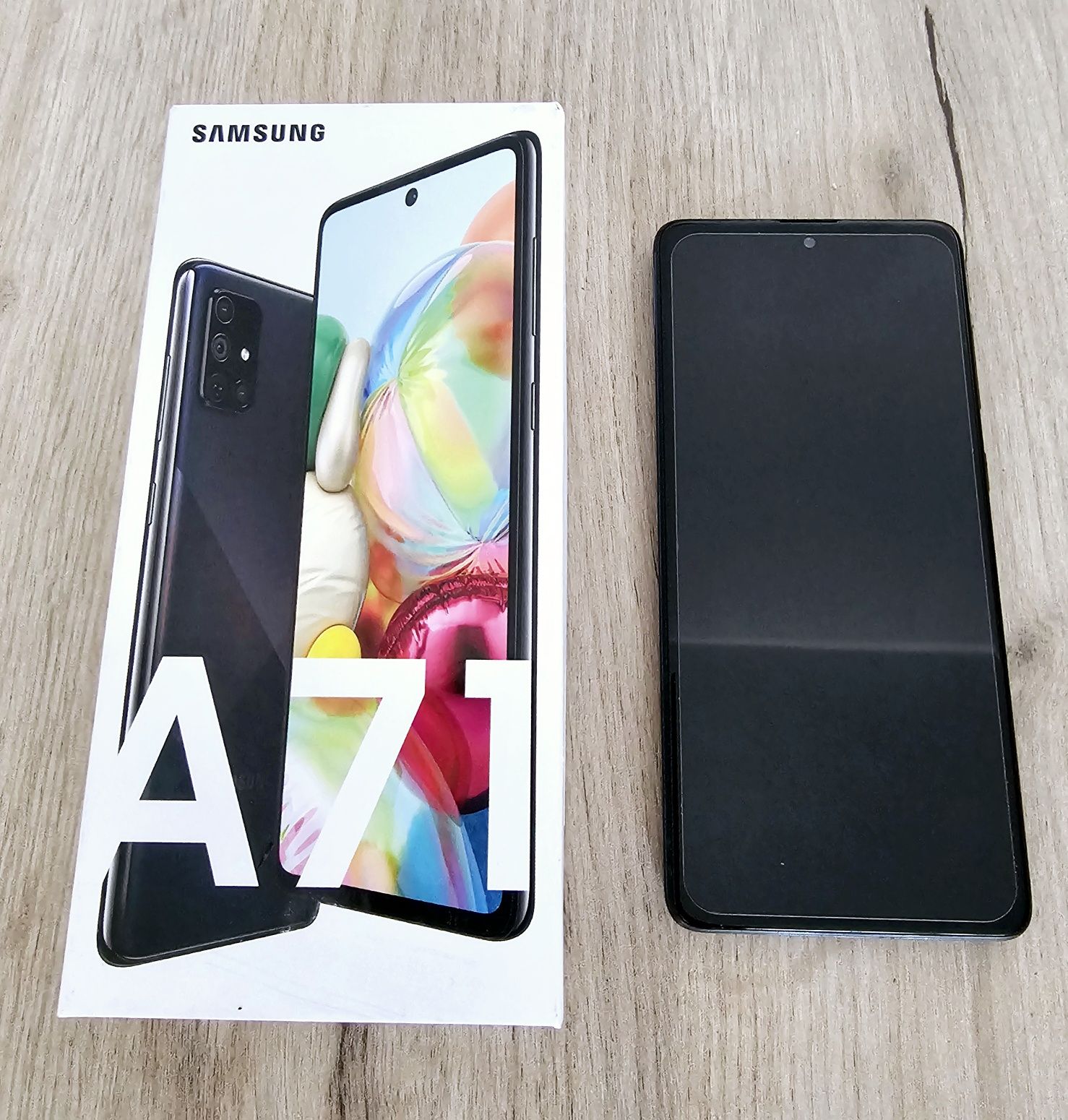 Vand sau schimb Smartphone Samsung Galaxi  A71