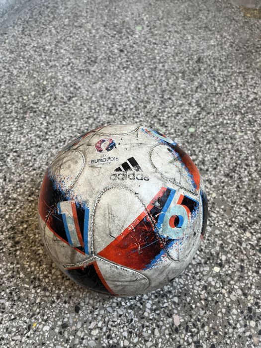 Футболна топка UEFA Euro 2016