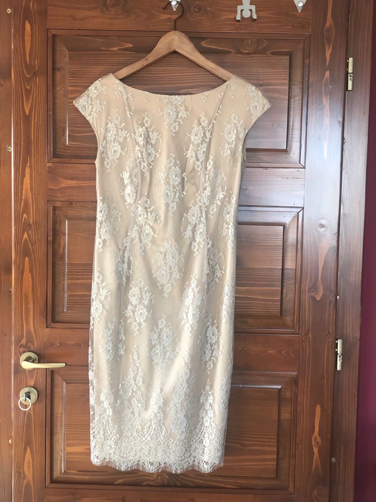 Rochie elegantă cu dantelă culoare șampanie
