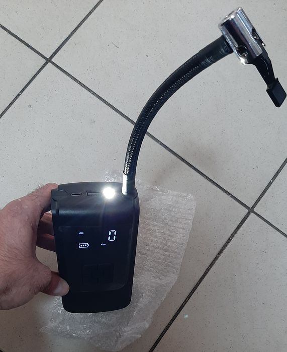 Безжична Помпа[Комресор] за кола
​Преносимият безжичен въздушен компре