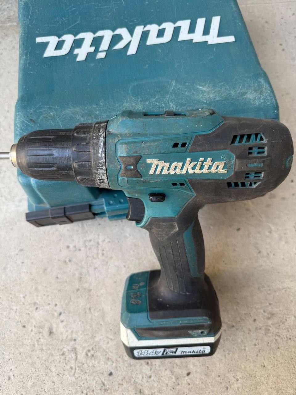Шуруповёрт Makita и Dewalt