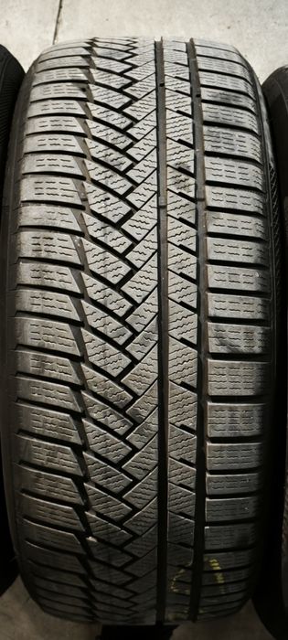 46p. 235/50 R17 96V Continental TS 850 P