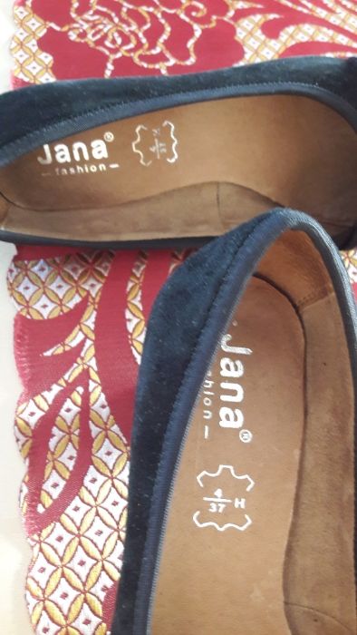 Pantofi din piele intoarsa neagra cu perlute marunte albe