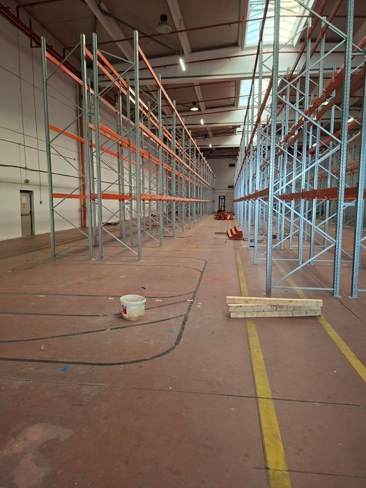 Rafturi metalice industriale reglabile 
Avem orice dimensiuni livram i