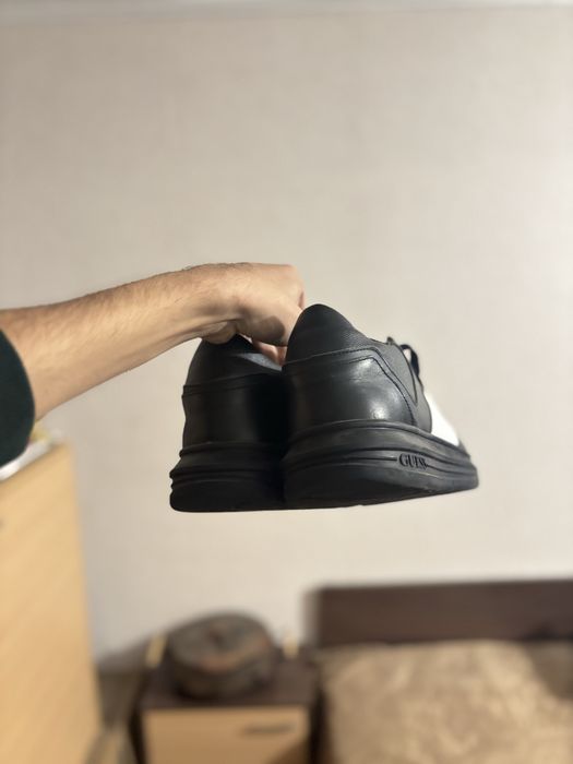 Маратонки Guess