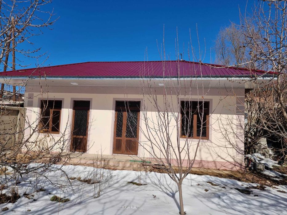 Yer sotiladia srochna So'qoq markazida yo'l boʻyi qulay lokatsiyada