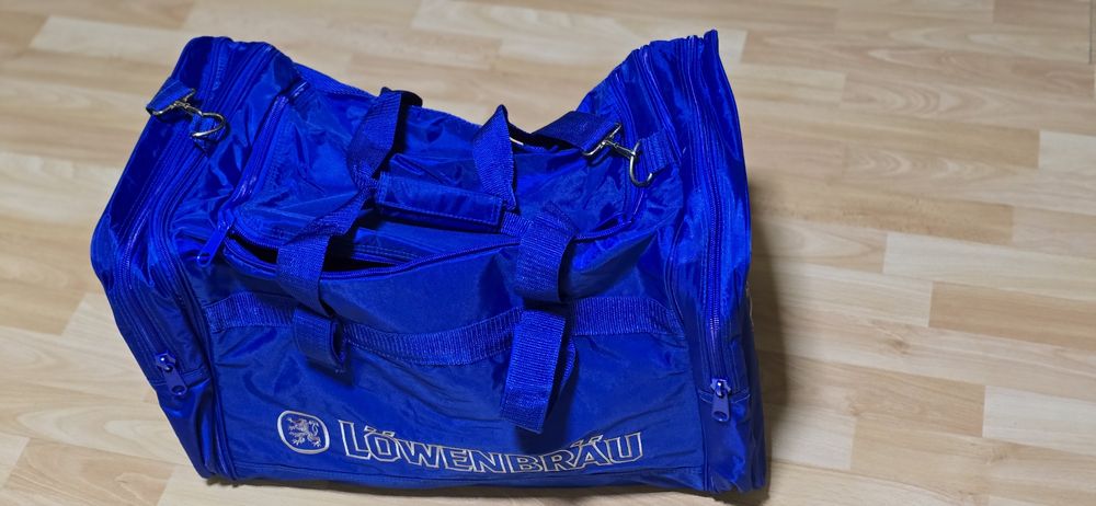 Geanta voiaj LÖWENBRÄU originală.